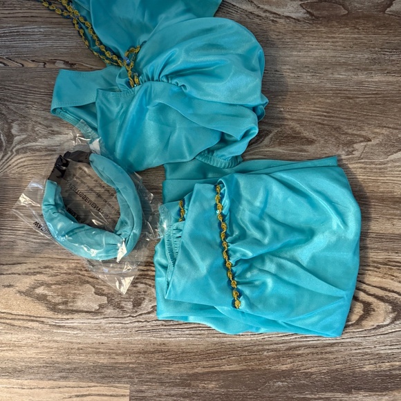 Arabian Princess Costume - Picture 2 of 2